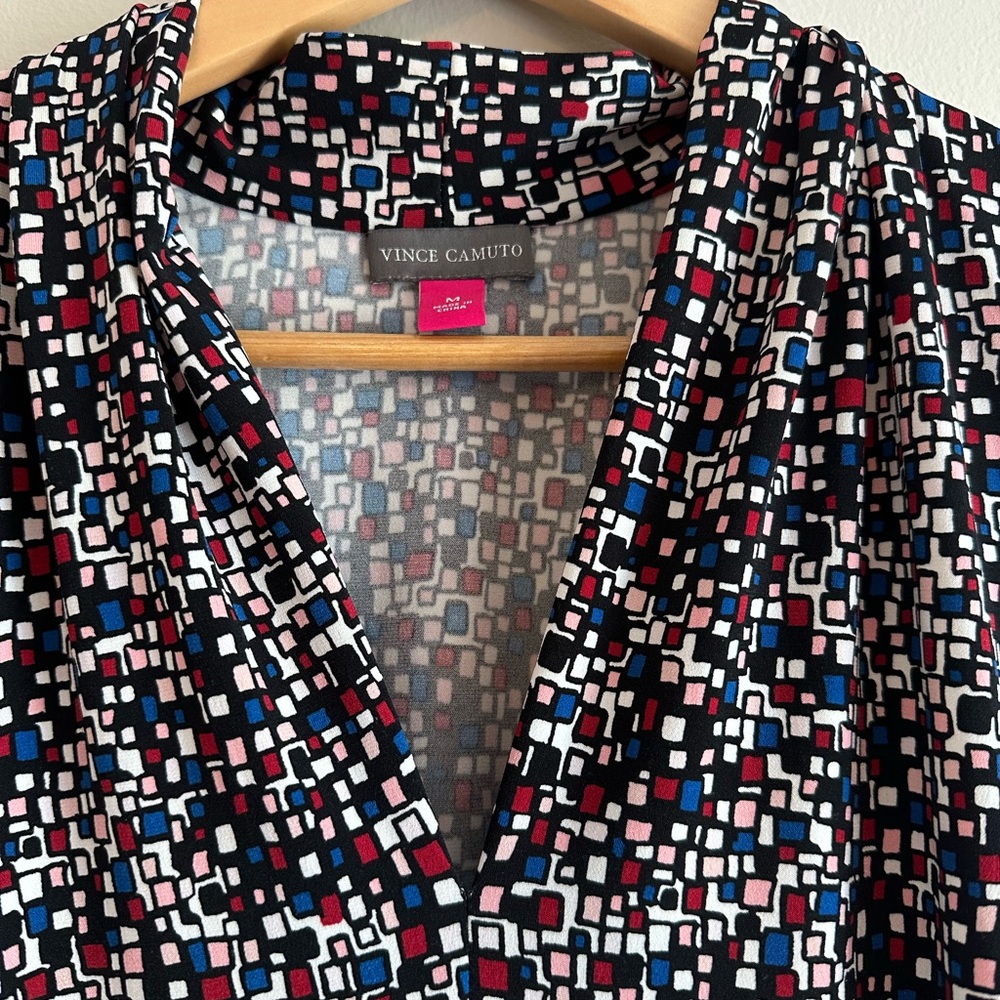 Vince Camuto Sleeveless Blouse, Geometric Print, V-neck, Women’s Size M - Picture 6 of 10
